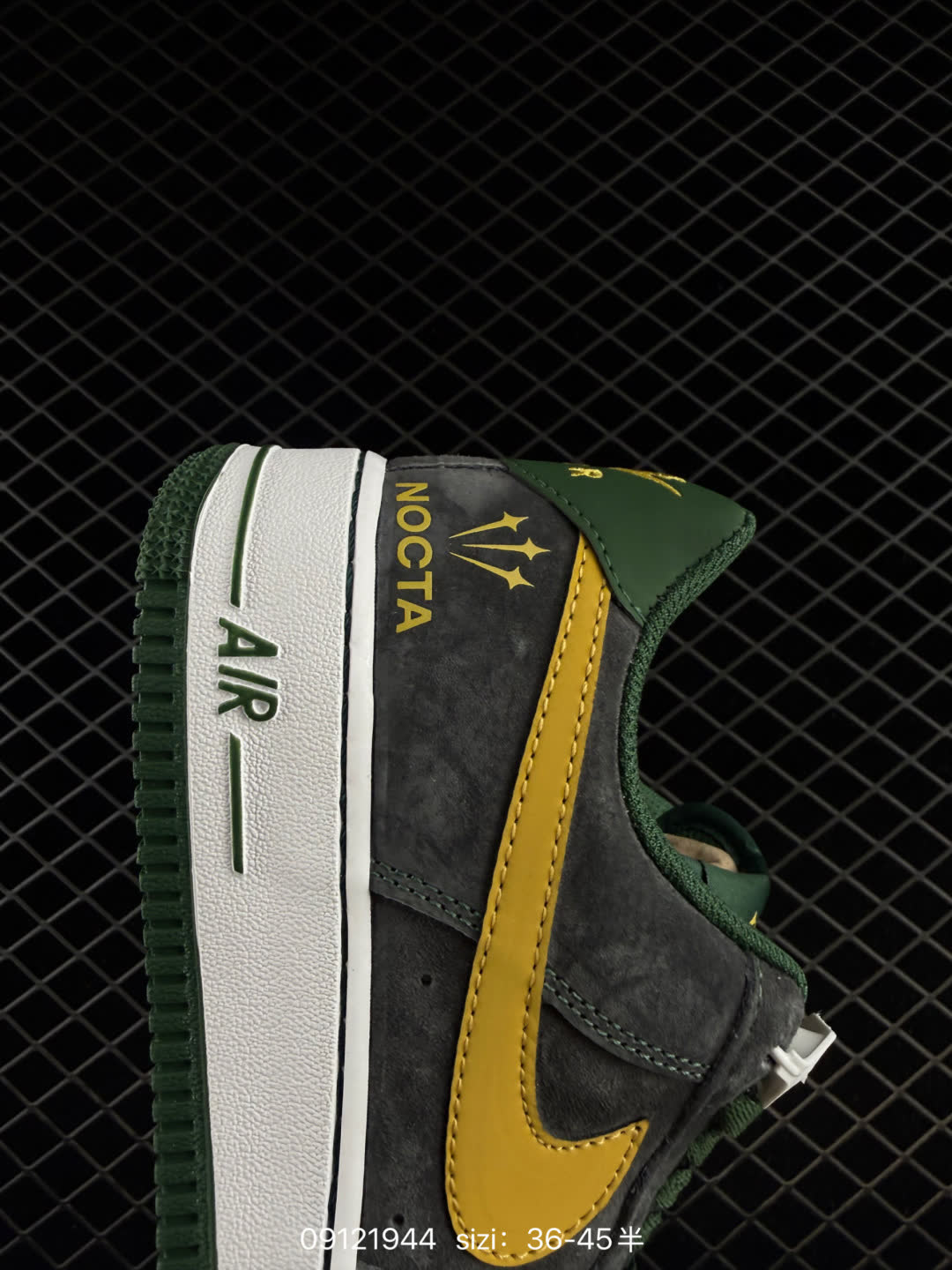 NIKE AIR FORCE 1-DV0788-010